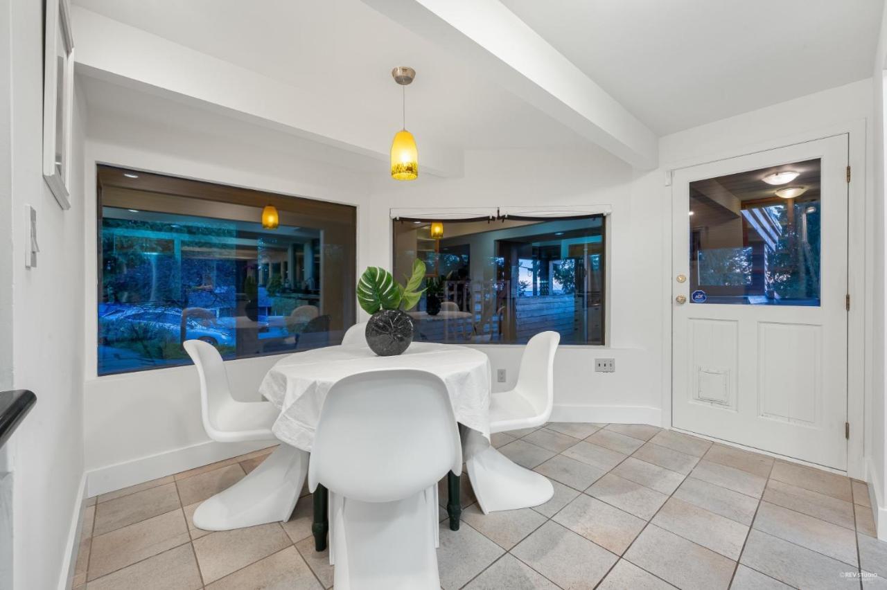 Seymour Private Bedroom, Ensuite Bathroom With Shared Pool, Hot Tub With Views North Vancouver Exteriér fotografie