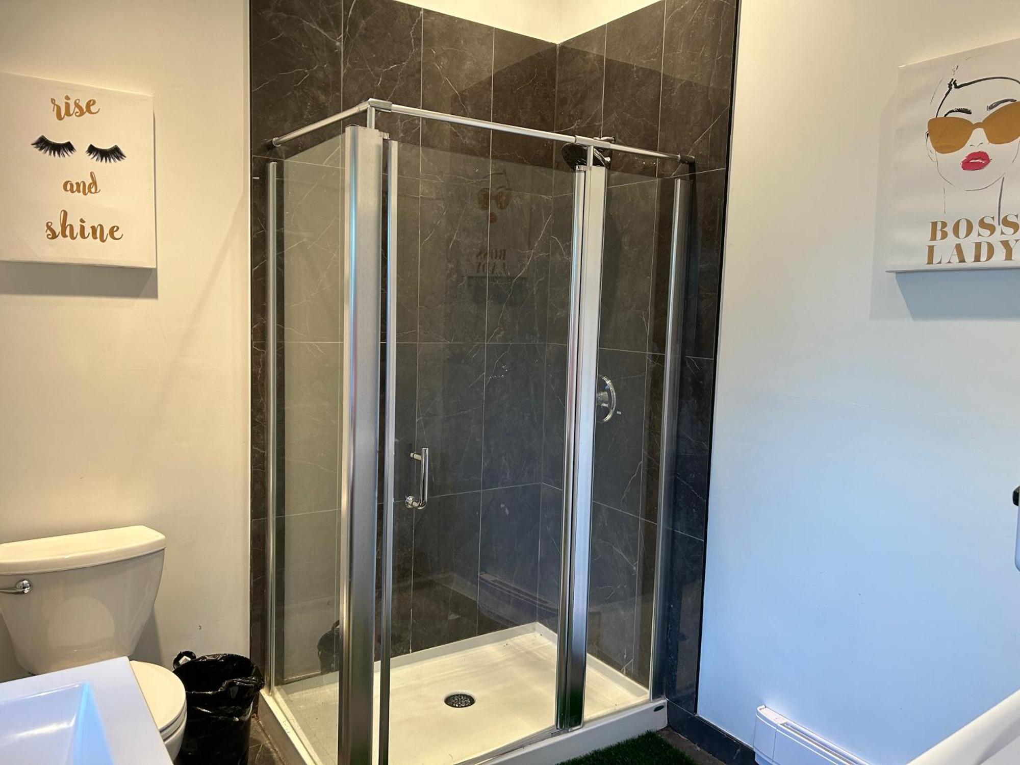 Seymour Private Bedroom, Ensuite Bathroom With Shared Pool, Hot Tub With Views North Vancouver Exteriér fotografie