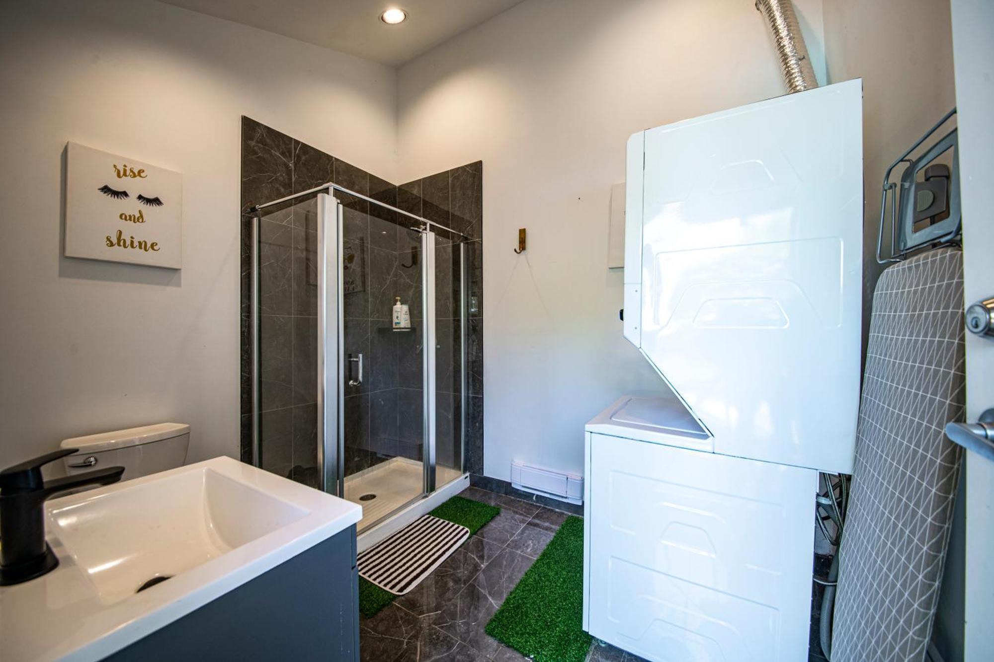 Seymour Private Bedroom, Ensuite Bathroom With Shared Pool, Hot Tub With Views North Vancouver Exteriér fotografie