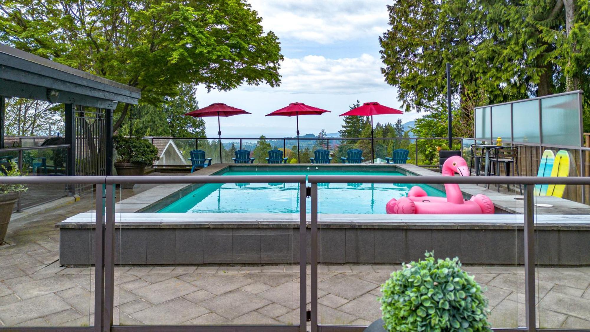 Seymour Private Bedroom, Ensuite Bathroom With Shared Pool, Hot Tub With Views North Vancouver Exteriér fotografie